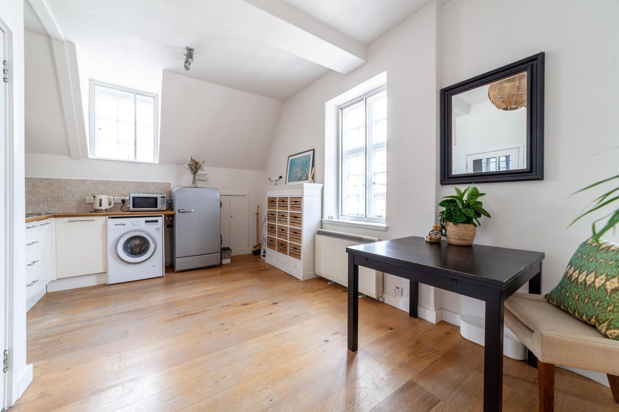 Exceptional Floor 1br In Fitzrovia